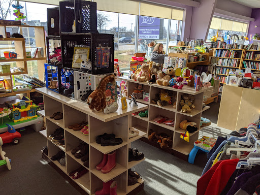 Thrift Store «WINGS Resale Store», reviews and photos, 300 W Golf Rd, Schaumburg, IL 60195, USA