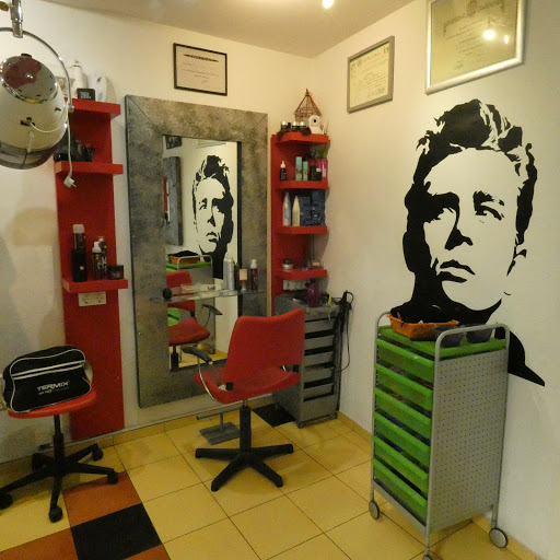 Salón  de Peluquería Zeus en Sitges, Barcelona