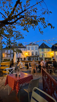 Atmosphère du Restaurant Au petit bonheur à Arudy - n°2