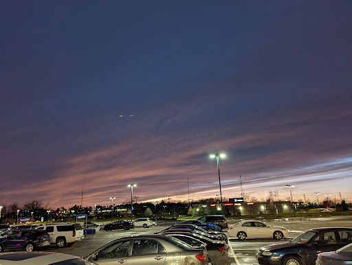 Shoe Store «DSW Designer Shoe Warehouse», reviews and photos, 4039 Richmond Rd, Warrensville Heights, OH 44122, USA