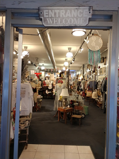 Top Shelf Jewelry, 206 Canal St, Ellenville, NY 12428, USA, 