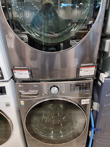 Electronics Store «Best Buy», reviews and photos, 12905 Elm Creek Blvd N, Maple Grove, MN 55369, USA