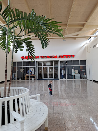 Lincoln Mall, 622 George Washington Hwy, Lincoln, RI 02865, USA, 