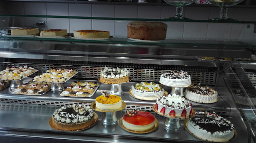 Pastelería Confitería Follas Novas en Rianxo, La Coruña