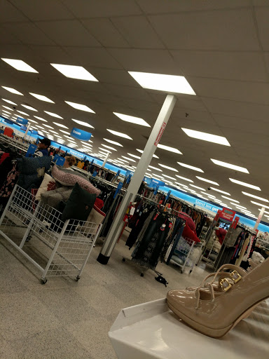 Clothing Store «Ross Dress for Less», reviews and photos, 2150 Southgate Rd, Colorado Springs, CO 80906, USA