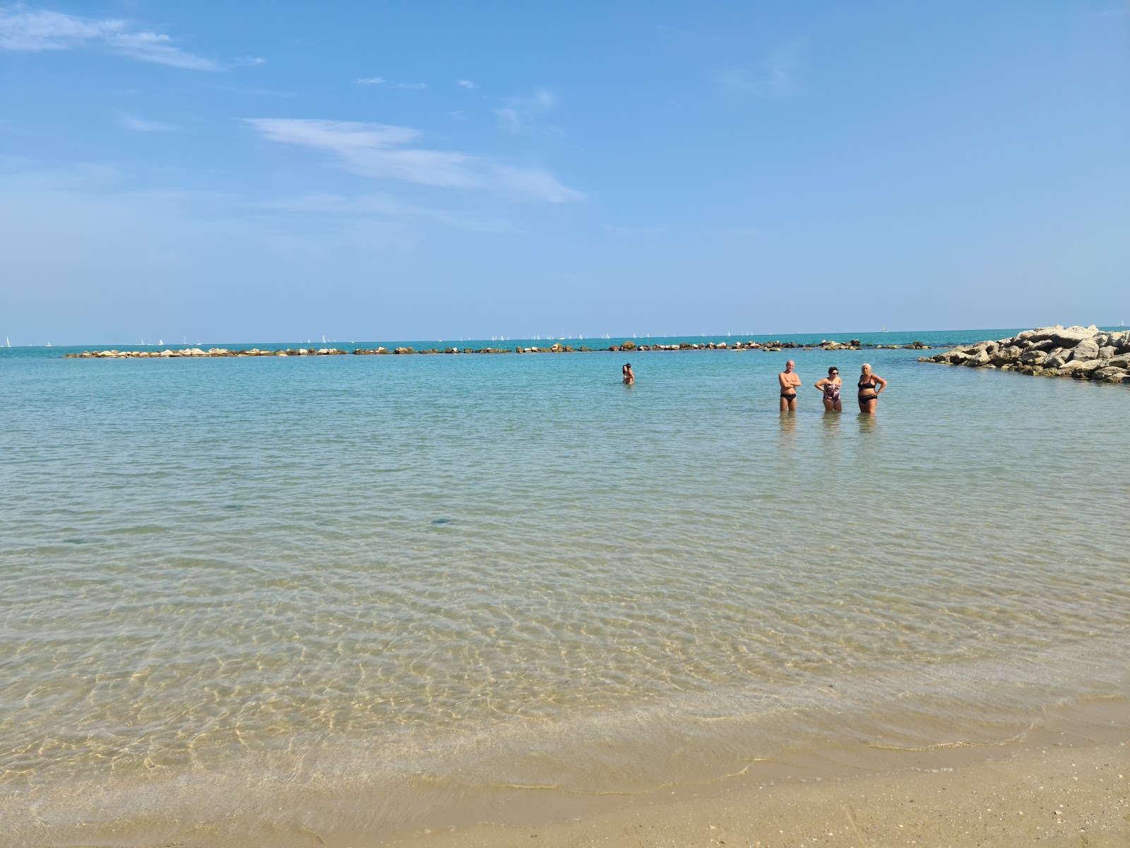 Francavilla Al Mare II的照片 带有碧绿色水表面