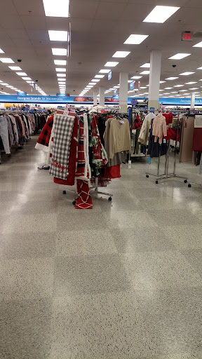 Clothing Store «Ross Dress for Less», reviews and photos, 1237 E Golf Rd, Schaumburg, IL 60173, USA