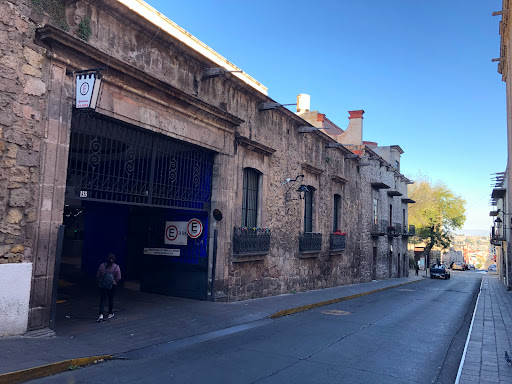 Estacionamiento Alameda