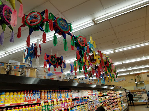 Grocery Store «Fiesta Market», reviews and photos, 160 N Bolingbrook Dr, Bolingbrook, IL 60440, USA