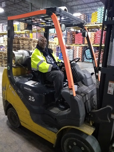 Pet Supply Store «Phillips Pet Feed & Supplies», reviews and photos, 5851 W 80th St, Indianapolis, IN 46278, USA