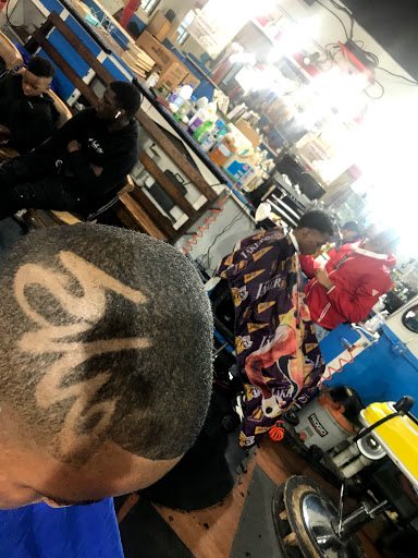 Barber Shop «SpotLight Barber Shop», reviews and photos, 2673 N Buffum St, Milwaukee, WI 53212, USA