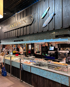 CHEZ ANTONIN - Écailler aux Halles de Lyon Paul Bocuse 102 Cr Lafayette F, 69003 Lyon, France