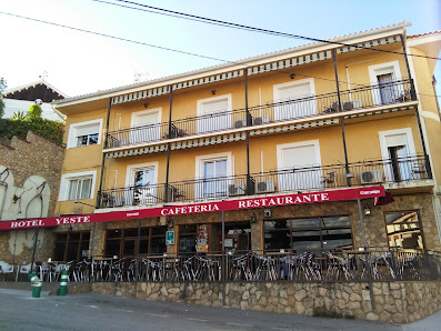 Hotel Restaurante Yeste Ctra. Hellín, 3, 02480 Yeste, Albacete, España