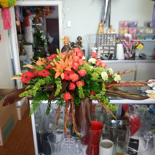 Florist «Send Your Love Flowers & Balloons», reviews and photos, 1417 SW Military Dr, San Antonio, TX 78221, USA