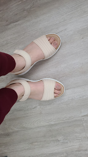 Shoe Store «DSW Designer Shoe Warehouse», reviews and photos, 720 Jefferson Rd, Rochester, NY 14623, USA