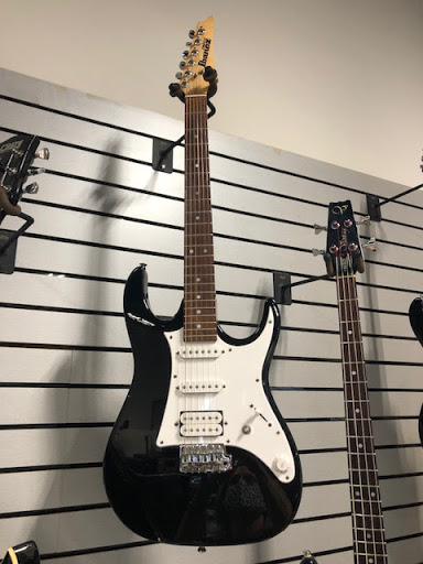 Jewelry Store «American Jewelry & Loan - Pontiac», reviews and photos, 546 N Telegraph Rd, Pontiac, MI 48341, USA