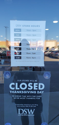 Shoe Store «DSW Designer Shoe Warehouse», reviews and photos, 2771 Town Center Blvd, Crestview Hills, KY 41017, USA