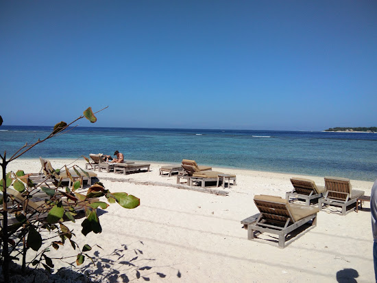 Gili Meno Avia Beach