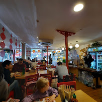 Atmosphère du Restaurant chinois WENZHOU La Cantine Chinoise 温州美食林 à Paris - n°3