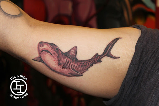 Tattoo Shop «Ink & Iron Custom Tattoo Studio», reviews and photos, 3700 N Cicero Ave, Chicago, IL 60641, USA