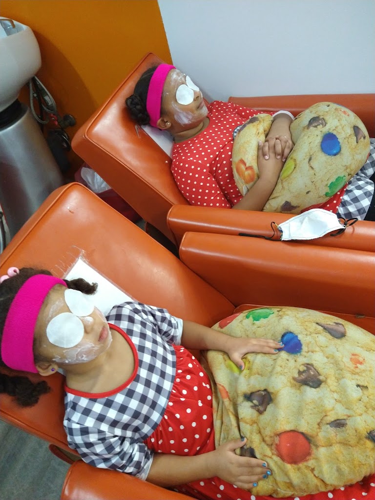 Milk & Cookies Kids Spa and Salon 10016