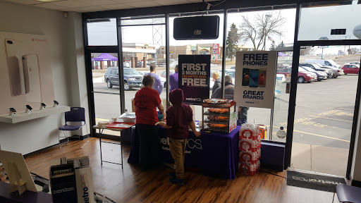 Cell Phone Store «MetroPCS Authorized Dealer», reviews and photos, 1516 Woodlane Dr, Woodbury, MN 55125, USA
