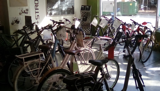 Motor Scooter Dealer «Electric Avenue Scooters», reviews and photos, 4616 Triangle Ave #403, Austin, TX 78751, USA