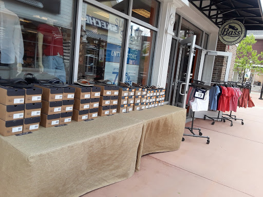 Shopping Mall «Merrimack Premium Outlets», reviews and photos, 80 Premium Outlets Blvd, Merrimack, NH 03054, USA