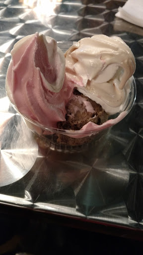 Ice Cream Shop «Cookie Dough Creamery», reviews and photos, 7227 N High St, Worthington, OH 43085, USA