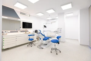 Clinicile Dentare Dr. Leahu Craiova, parte din Rețeaua de Sănătate Regina Maria image