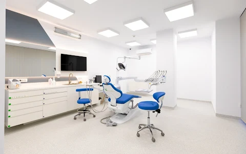 Clinicile Dentare Dr. Leahu Craiova, parte din Rețeaua de Sănătate Regina Maria image