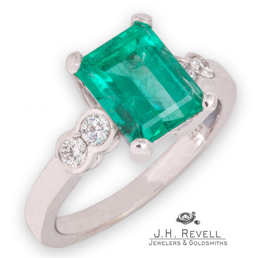 Jewelry Store «Revell Jewelers», reviews and photos, 904 Middle Rd, Bettendorf, IA 52722, USA