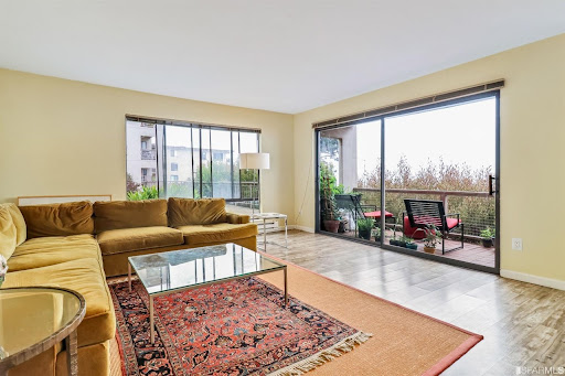 Mosaik Real Estate image