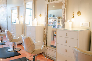 Muse Salon image