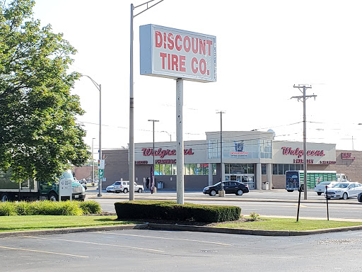 Tire Shop «Discount Tire Store - Crestwood, IL», reviews and photos, 13550 S Cicero Ave, Crestwood, IL 60445, USA