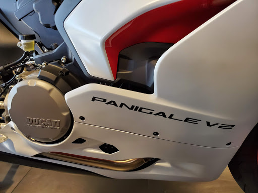 Motorcycle Dealer «Indian Motorcycle of Scottsdale», reviews and photos, 8420 E Butherus Dr, Scottsdale, AZ 85260, USA