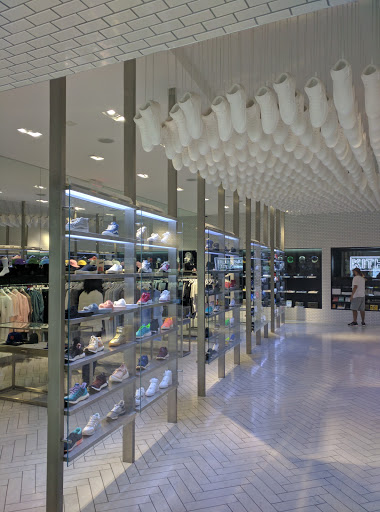 Clothing Store «Kith Brooklyn», reviews and photos, 233 Flatbush Ave, Brooklyn, NY 11217, USA