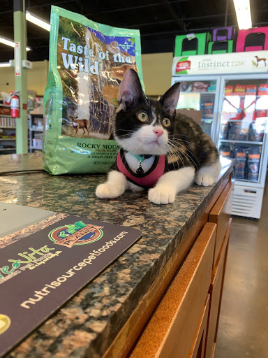 Pet Supply Store «Pet Club Maricopa», reviews and photos, 21145 N John Wayne Pkwy, Maricopa, AZ 85139, USA