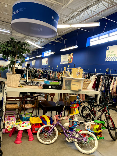 Thrift Store «Goodwill Industries of Greater Cleveland & East Central Ohio», reviews and photos, 16160 Pearl Rd, Strongsville, OH 44136, USA