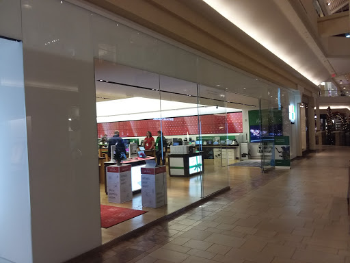 Microsoft Store, 75 Middlesex Turnpike, Burlington, MA 01803, USA, 