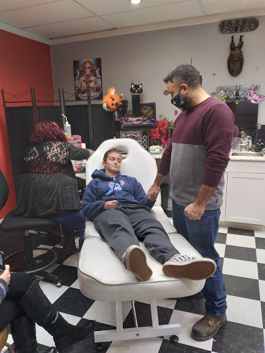 Tattoo Shop «Artistic Creations Tattoo», reviews and photos, 2252 Roxalana Rd, Dunbar, WV 25064, USA