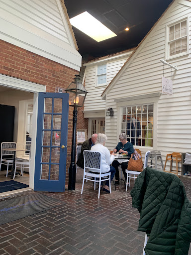 Restaurant «La Baguette French Bread and Pastry Shop», reviews and photos, 3088 Poplar Ave, Memphis, TN 38111, USA