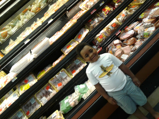 Supermarket «Cash Saver Grocery», reviews and photos, 3044 Wilson Ave, Louisville, KY 40211, USA