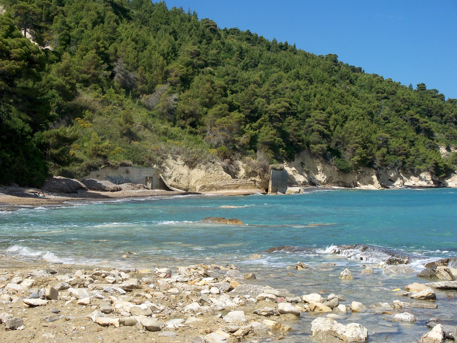 Foto af Kalogeros beach med sten overflade