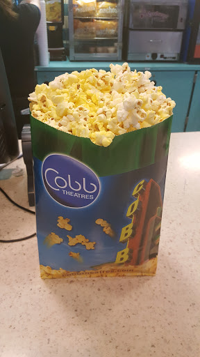 Movie Theater «Miami Lakes 17 Theatre», reviews and photos, 6743 Main St, Miami Lakes, FL 33014, USA