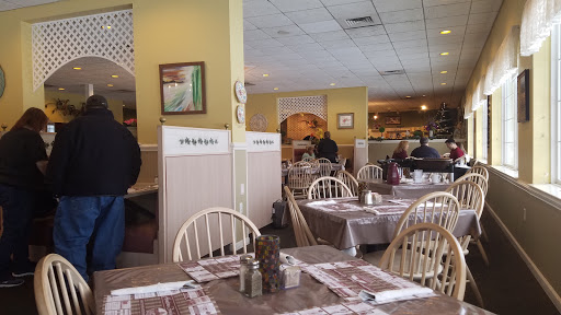 Restaurant «HOMETOWN FAMILY RESTAURANT», reviews and photos, 1 N Londonderry Square, Palmyra, PA 17078, USA