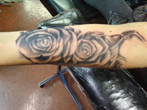 Tattoo Shop «Everett Tattoo Emporium», reviews and photos, 2507 Broadway, Everett, WA 98201, USA