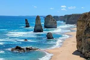 Sightseeing Tours Australia - Best Melbourne, Sydney, Cairns, Darwin & Uluru Tours image