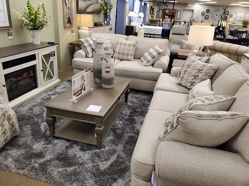 Furniture Store «Raymour & Flanigan Furniture and Mattress Store», reviews and photos, 2780 W Ridge Rd, Rochester, NY 14626, USA