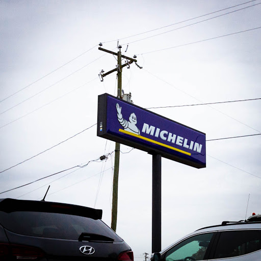 Tire Shop «Leete Tire & Auto Center», reviews and photos, 7011 Hull Street Rd, North Chesterfield, VA 23224, USA